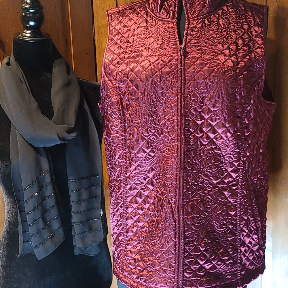 Susan Graver Style vest burg/red size Large